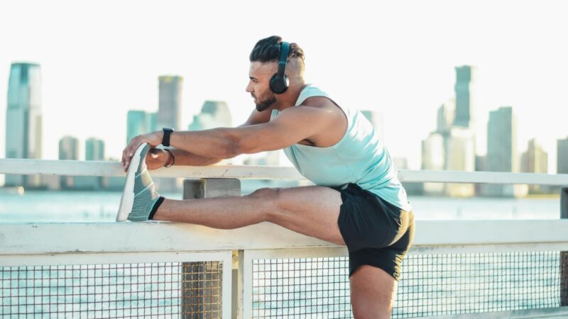 Intégrer les étirements statiques pour optimiser vos performances